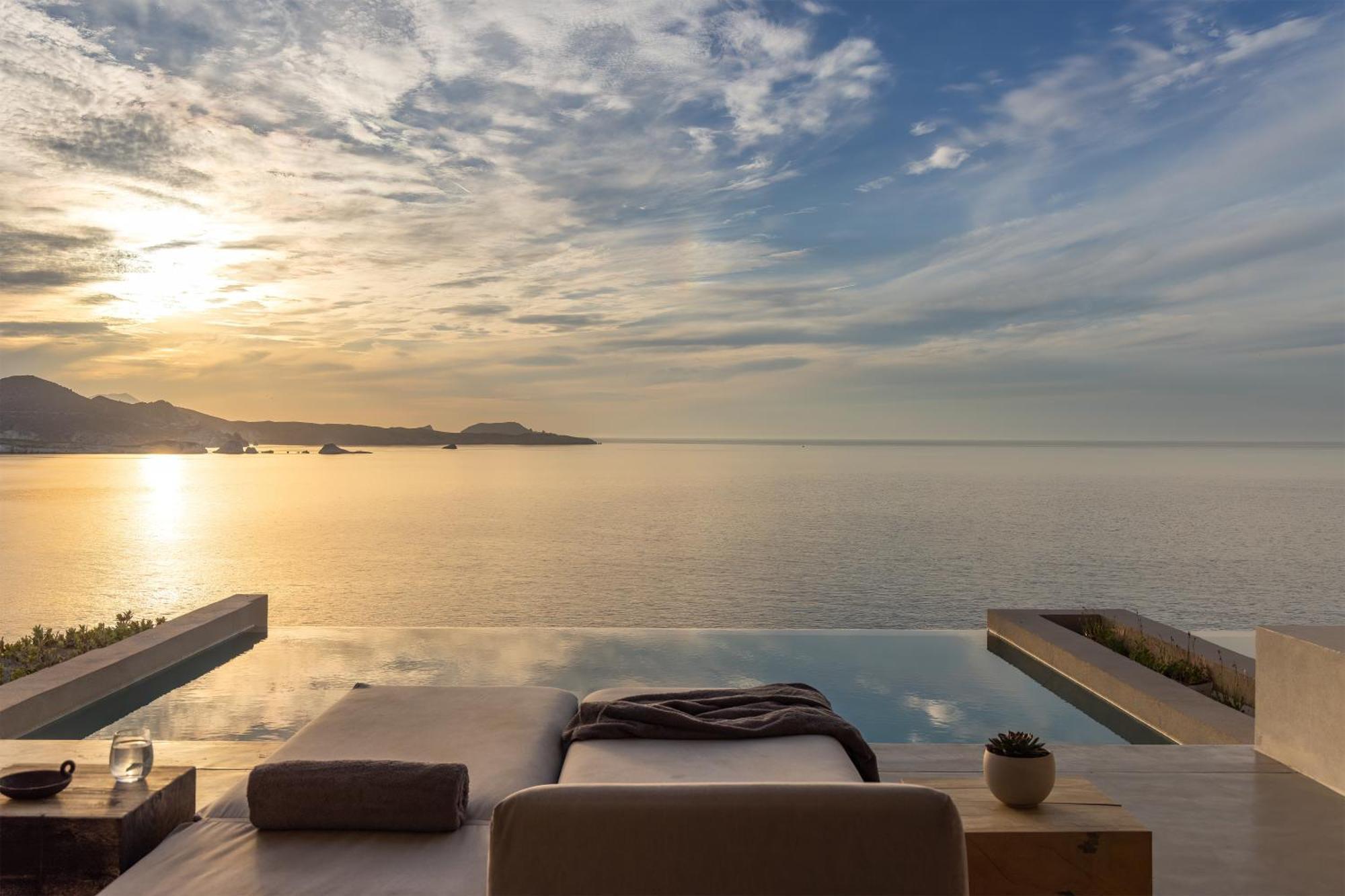 Domes White Coast Milos, Adults Only - Small Luxury Hotels Of The World Mytakas Bagian luar foto